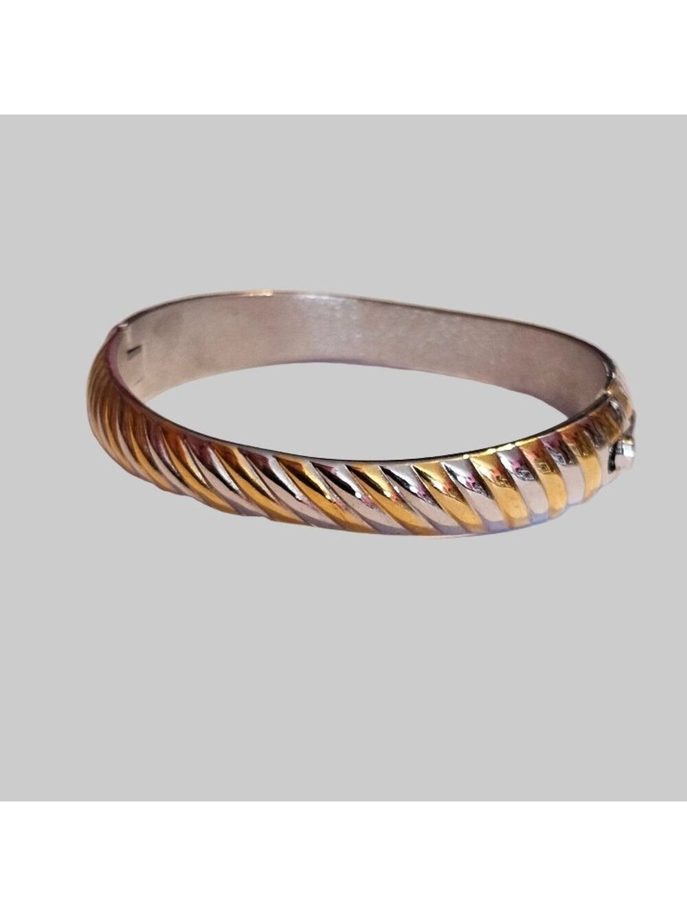 Womens Bracelet Gold Silver-Toned Hinged Rope Intertwined Designs Small 6.5 In